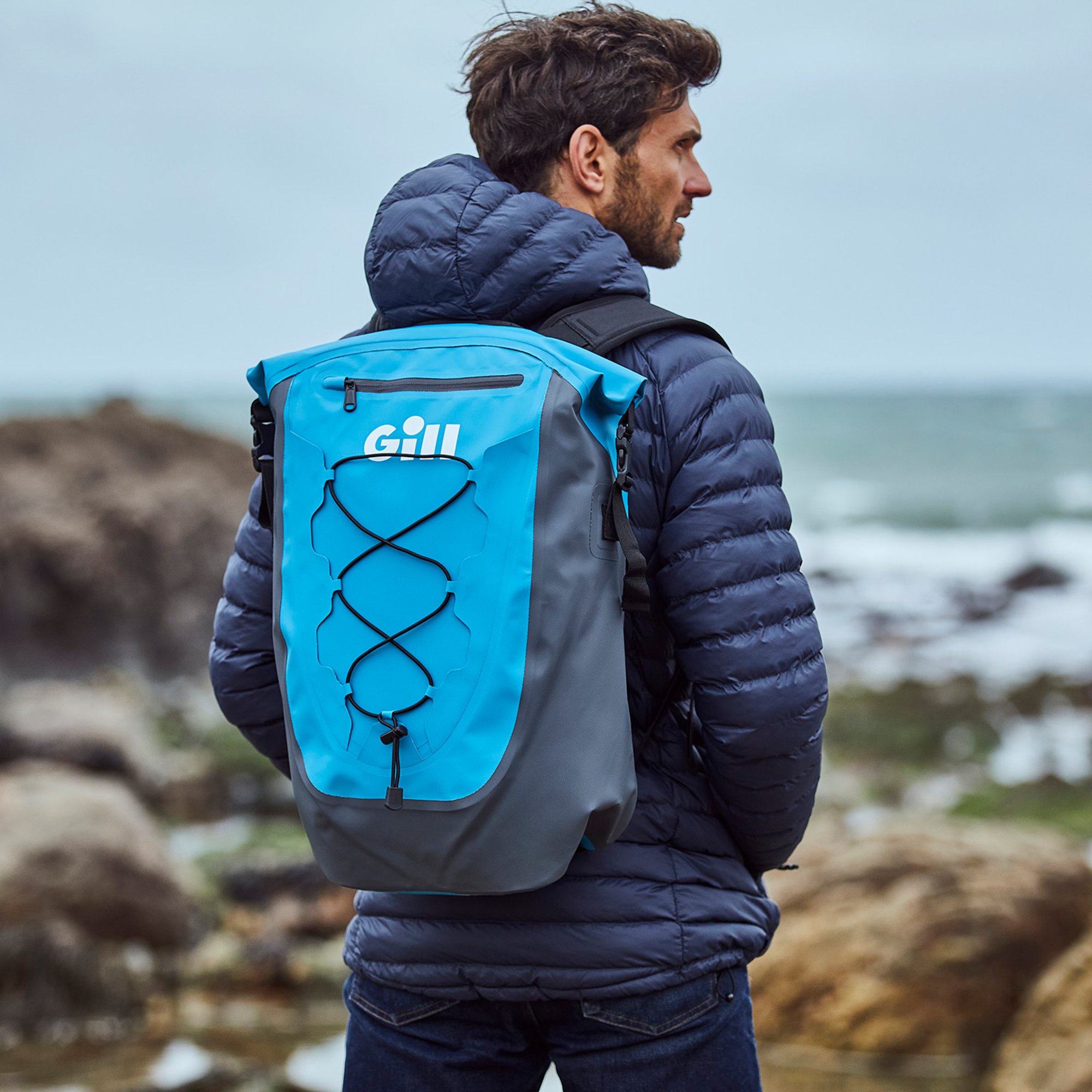 L104SE-BLU41-LIFESTYLE_5__98866